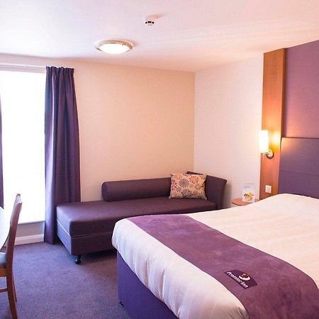 Premier Inn Бёрнли Экстерьер фото